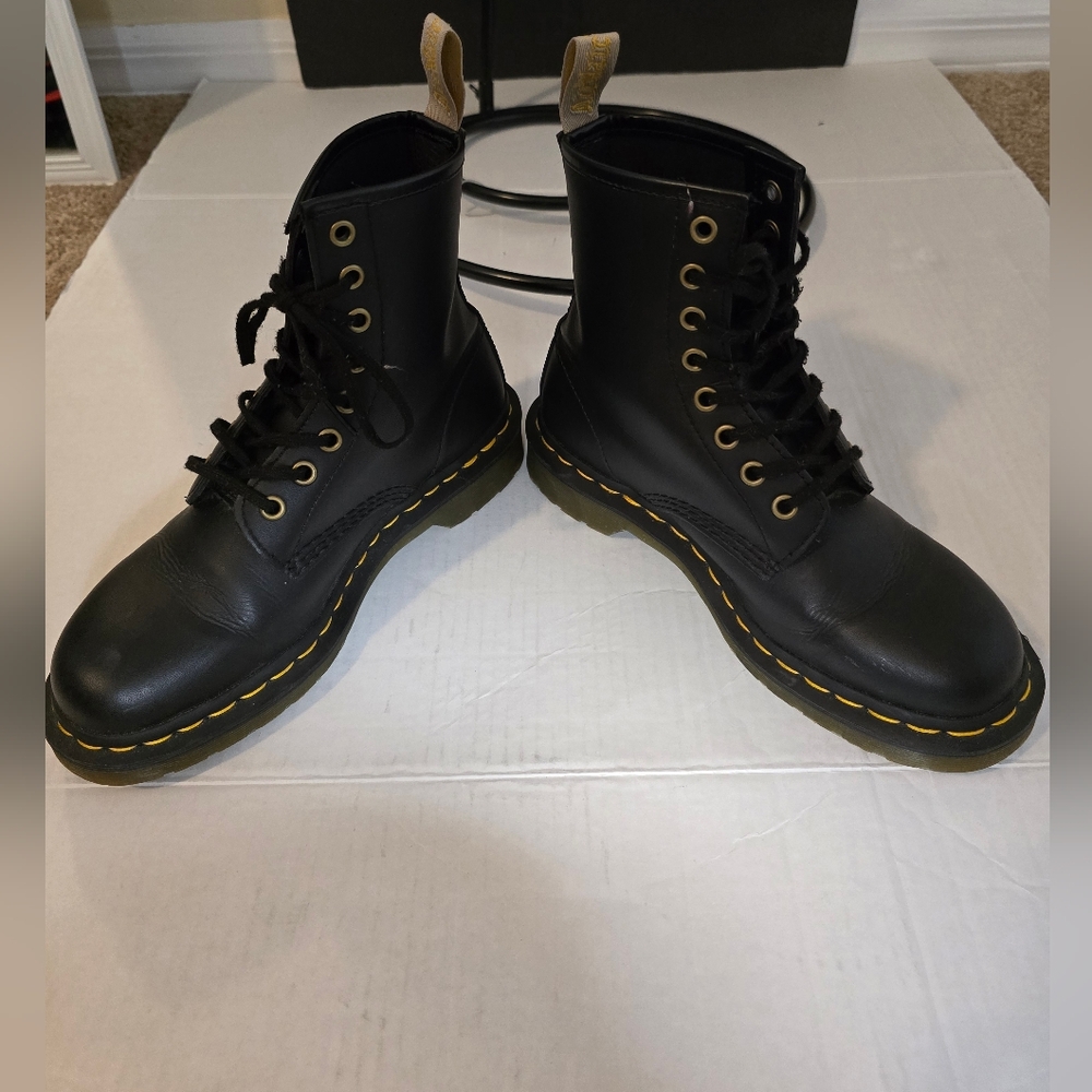 Dr. Martens 1460 Smooth Leather Boots – Black | Women’s Size 7